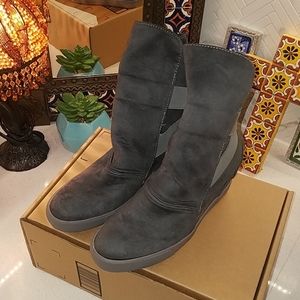 New In Box, Amiana Suede Grey Bootie